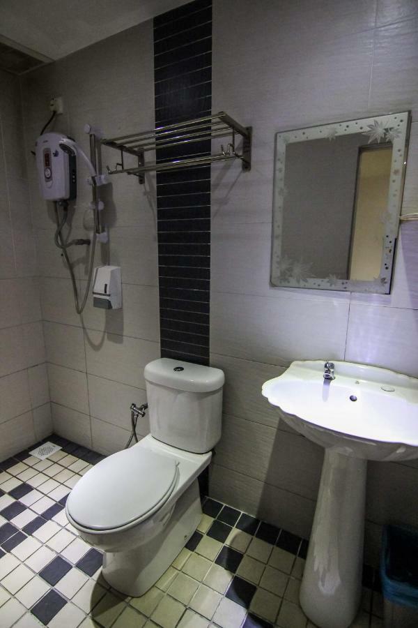 Rose Cottage Hotel Bandar Seri Alam Johor Bahru Zewnętrze zdjęcie